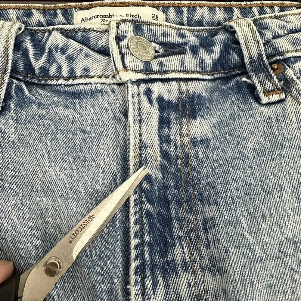 Abercrombie & Fitch‎ The Mom High Rise Blue Jeans Size 28 Distressed Stretch